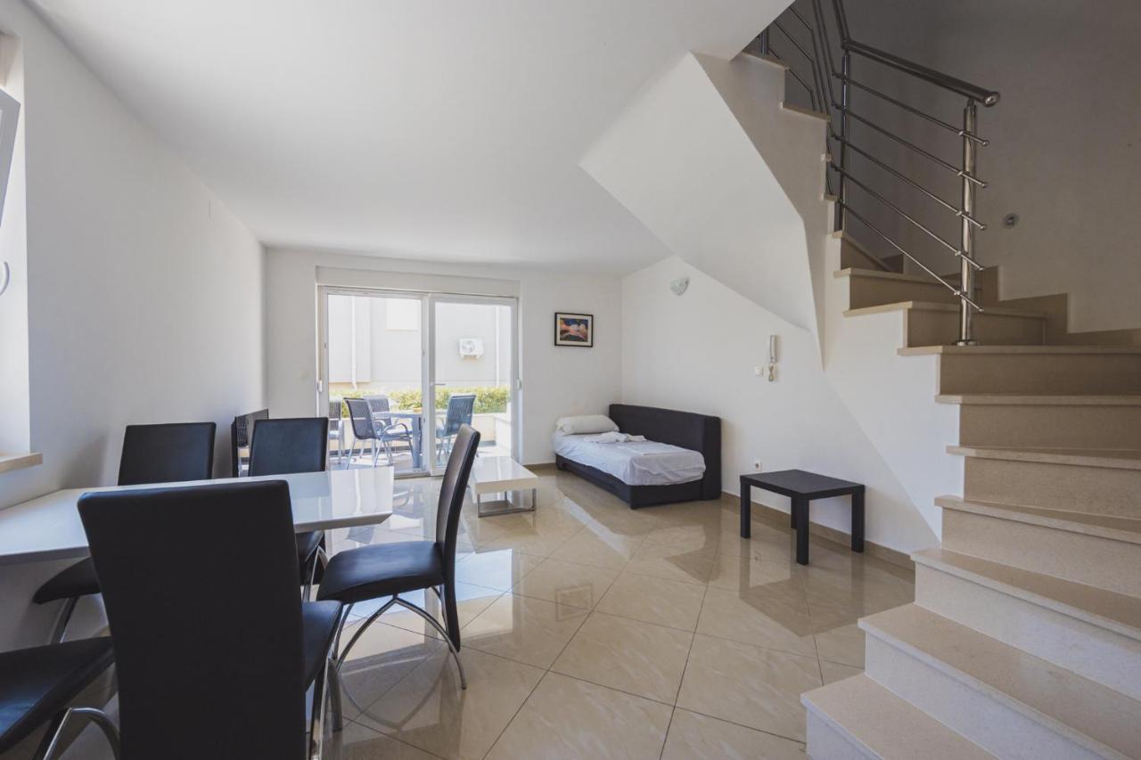 Apartments Lemon Novalja Luaran gambar