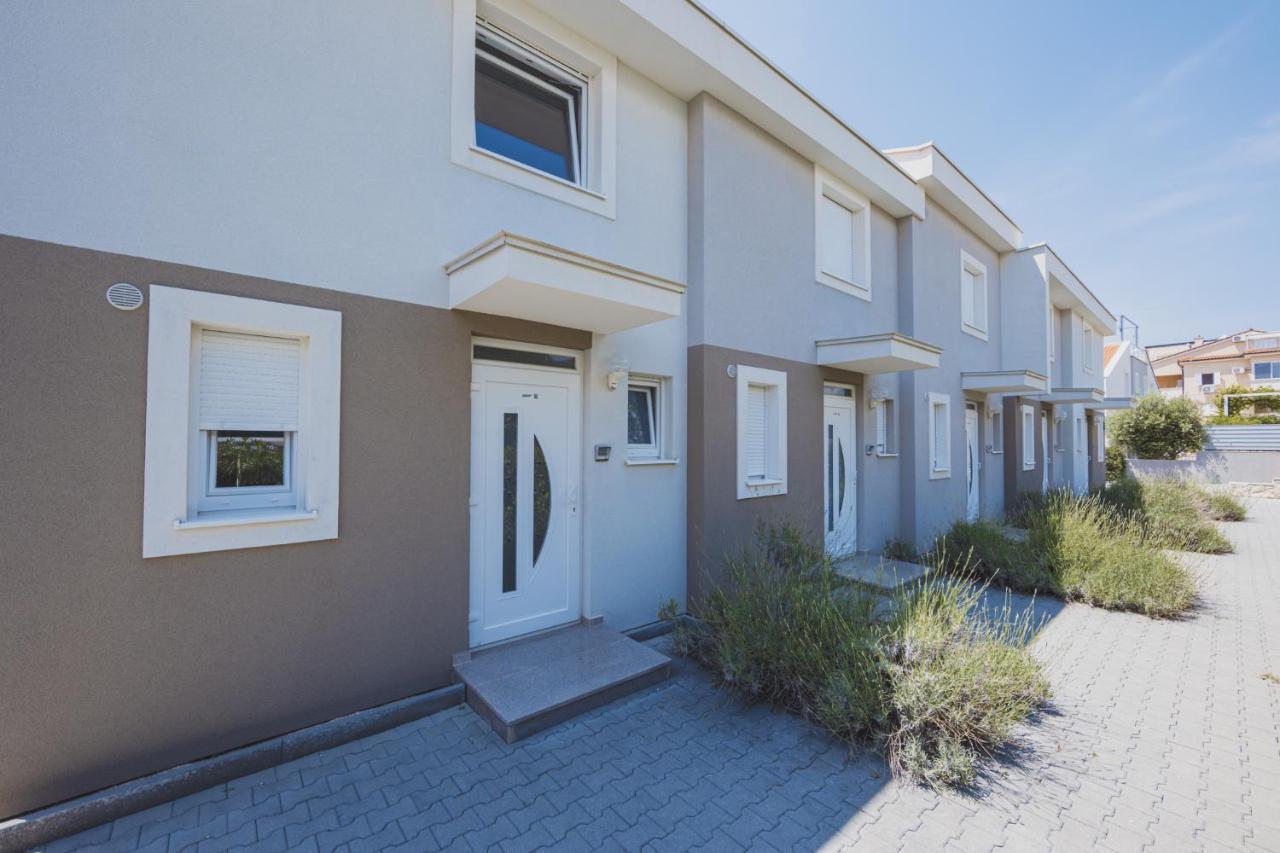 Apartments Lemon Novalja Luaran gambar
