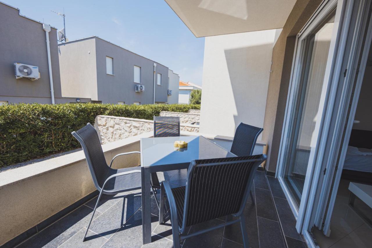 Apartments Lemon Novalja Luaran gambar